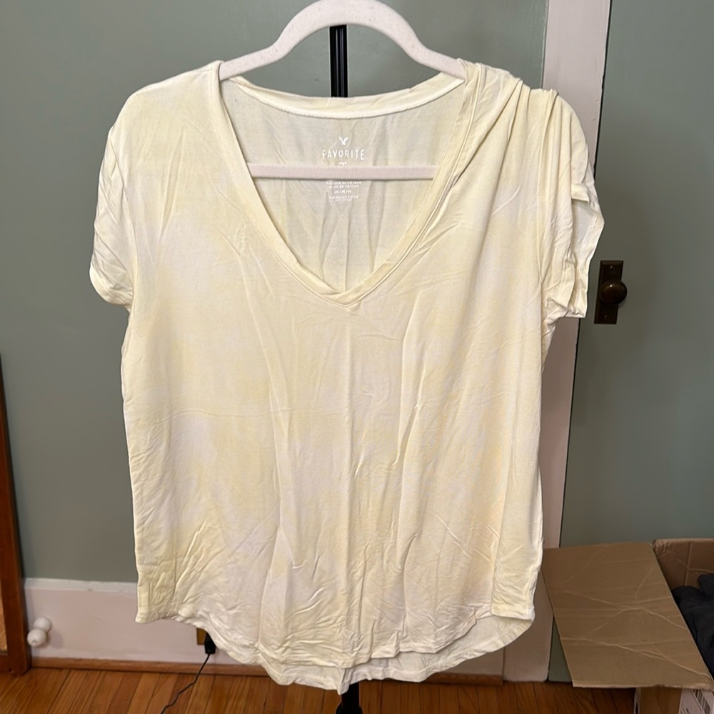 American Eagle “favorite” tee in yellow/soft tie-dye
